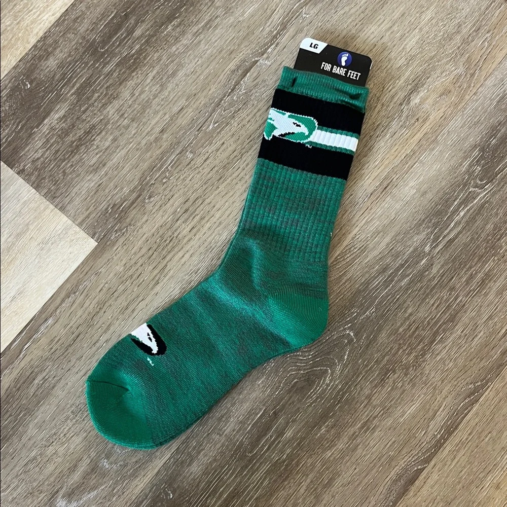 NEW For Bare Feet North Dakota Fighting Hawks Socks Green Size L